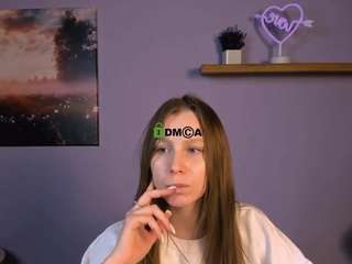 esme-moore Live Webcam on {site_name}