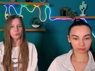 esme-moore Live Webcam on {site_name}