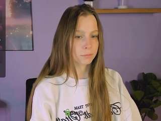 esme-moore's CamSoda show and profile