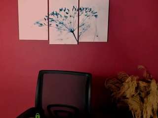 esme-moore's CamSoda show and profile