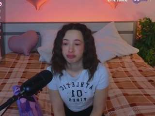 hayle-hill's CamSoda show and profile