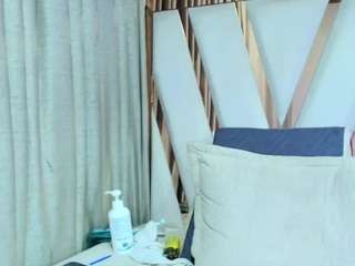 maraax's CamSoda show and profile