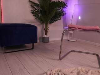 SisiVonDee live webcam show