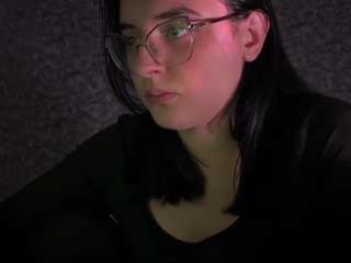  elisaaniston chat room