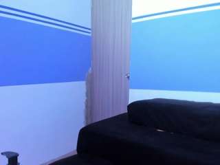 maira-tf's CamSoda show and profile