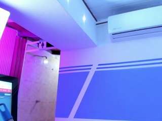 maira-tf's CamSoda show and profile