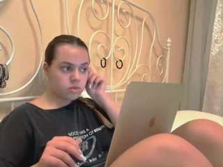  madelinenelson chat room
