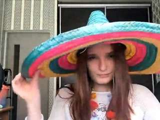 aaliyahflores Live Webcam on CamSoda