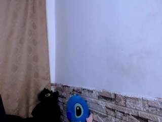 honeypussybiz's CamSoda show and profile