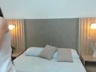 carlina-15's CamSoda show and profile