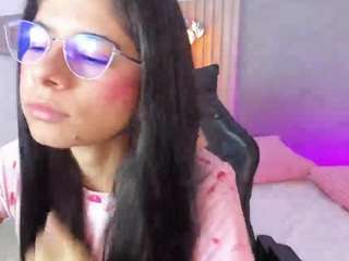 carlina-15's CamSoda show and profile