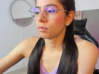 carlina-15's CamSoda show and profile