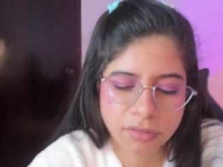 le modèle carlina-15 est en webcam porno dans un show sur le site camsoda, il possède les tags suivants: ass bouncing,ass clapping,black hair,brown eyes,erotic dance,no drinking,no smoking,skinny,hd,small tits