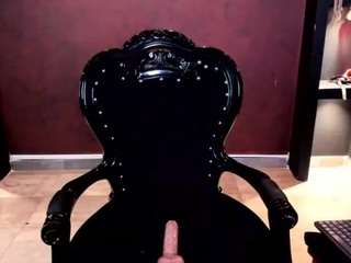 mraniiqueenbdsm live webcam show