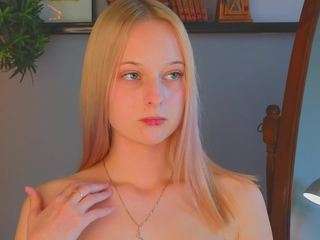 NicholleDearson