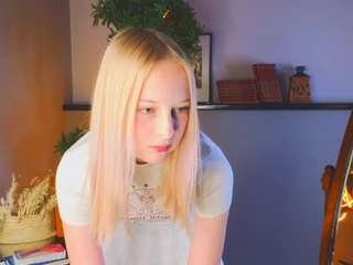 nicholledearson webcam