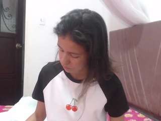 nathaly-jones Strip live webcam