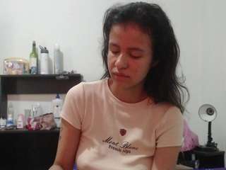 Este modelo está en vivo ahora. nathaly-jones