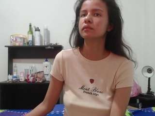 Bu model şu anda canlı. nathaly-jones