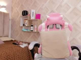 clhoee-johnson live cam profile