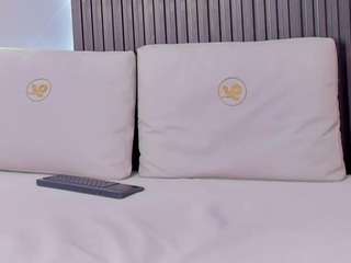 evony-becker's CamSoda show and profile