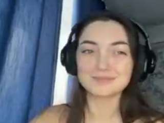 stellahill's CamSoda show and profile