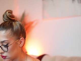 AileenAxa