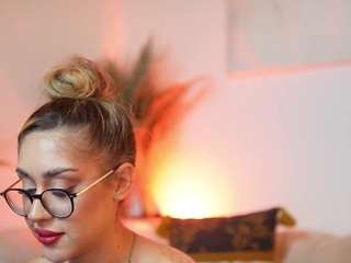 AileenAxa