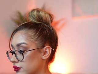 AileenAxa