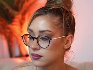 AileenAxa