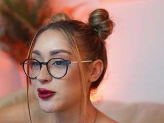 AileenAxa