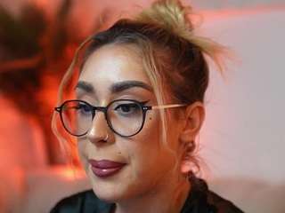 aileenaxa live cam profile