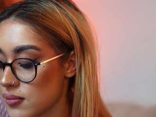 aileenaxa live cam profile