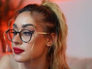 aileenaxa live cam profile