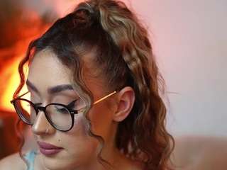 AileenAxa