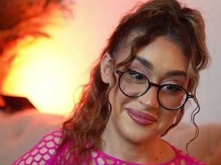 Model ini sedang live sekarang. aileenaxa