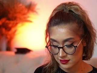 AileenAxa