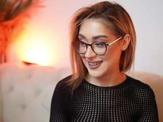 AileenAxa live webcam show