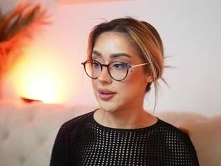AileenAxa live webcam show