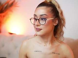 AileenAxa