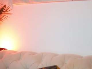 le modèle aileenaxa est en webcam porno dans un show sur le site camsoda, il possède les tags suivants: blowjob,brown eyes,dildo or vibrator,flashing,foot fetish,full nudity,handjob,no drinking,skinny,smoking,hd