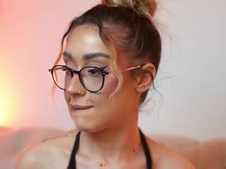 AileenAxa