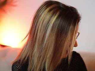 AileenAxa live cam preview