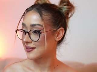 AileenAxa