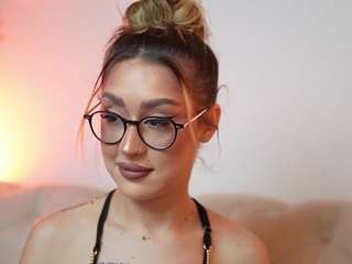 AileenAxa
