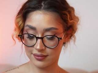 AileenAxa