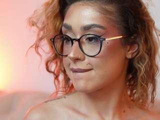 AileenAxa