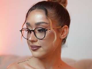 AileenAxa