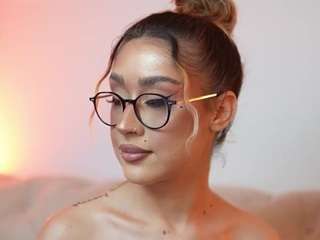 AileenAxa