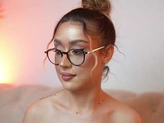AileenAxa